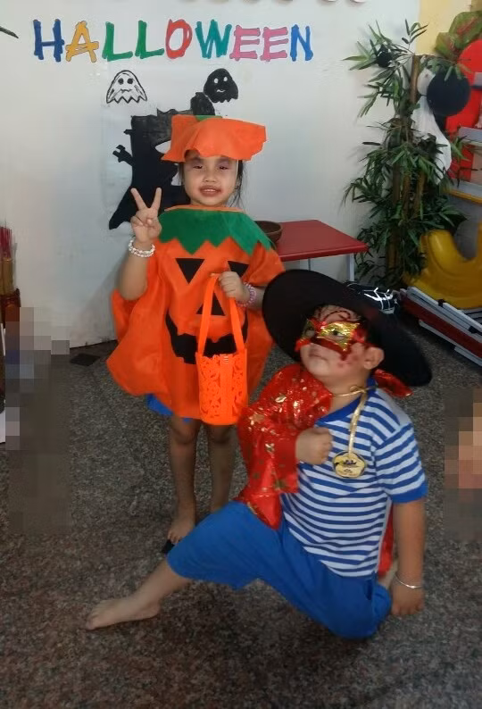 Con thích được hóa trang nhẹ nhàng như thế này cơ.