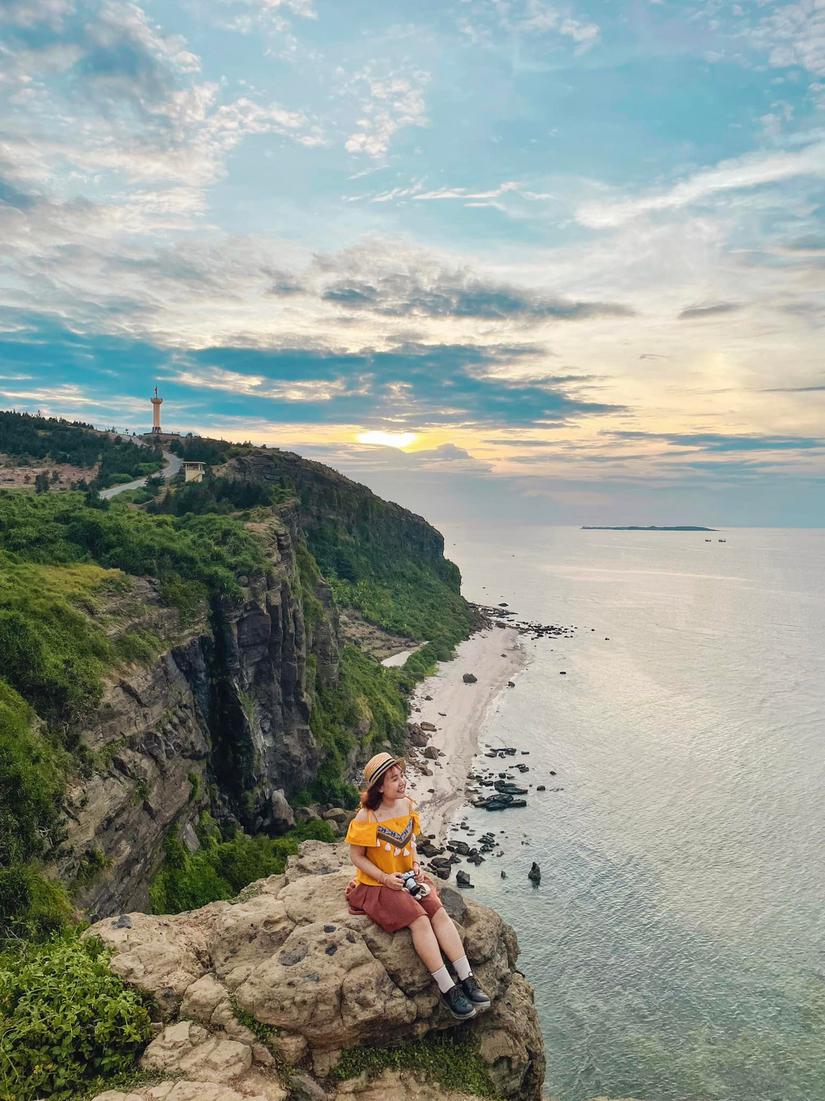 Chuyến đi "chốt hạ" của Hoàng Anh là chuyến đi tới một số tỉnh của Đồng bằng sông Hồng và vùng Đông Bắc. Có thể kể tới như Hải Phòng, Nam Định, Thái Bình hay Lạng Sơn.