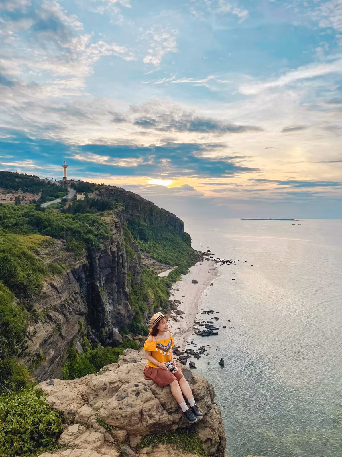 Chuyến đi "chốt hạ" của Hoàng Anh là chuyến đi tới một số tỉnh của Đồng bằng sông Hồng và vùng Đông Bắc. Có thể kể tới như Hải Phòng, Nam Định, Thái Bình hay Lạng Sơn.