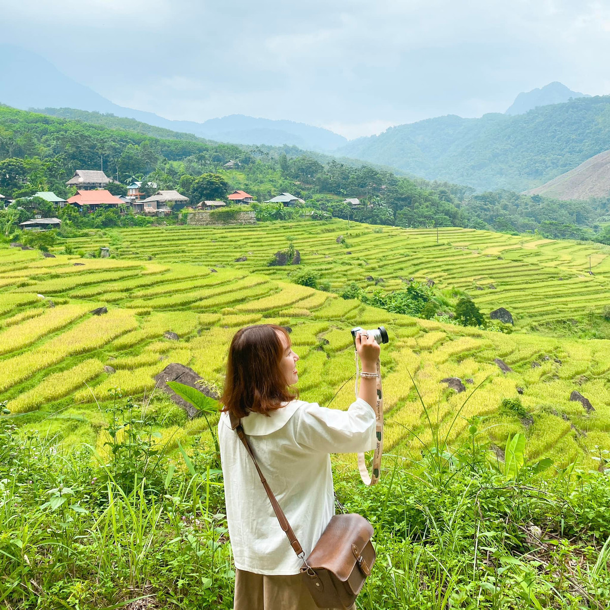Hoàng Anh gặp không ít khó khăn trên hành trình của mình như từng bị lạc, bị mất đồ, hỏng xe hay rơi vào những tình huống dở khóc dở cười khác.
