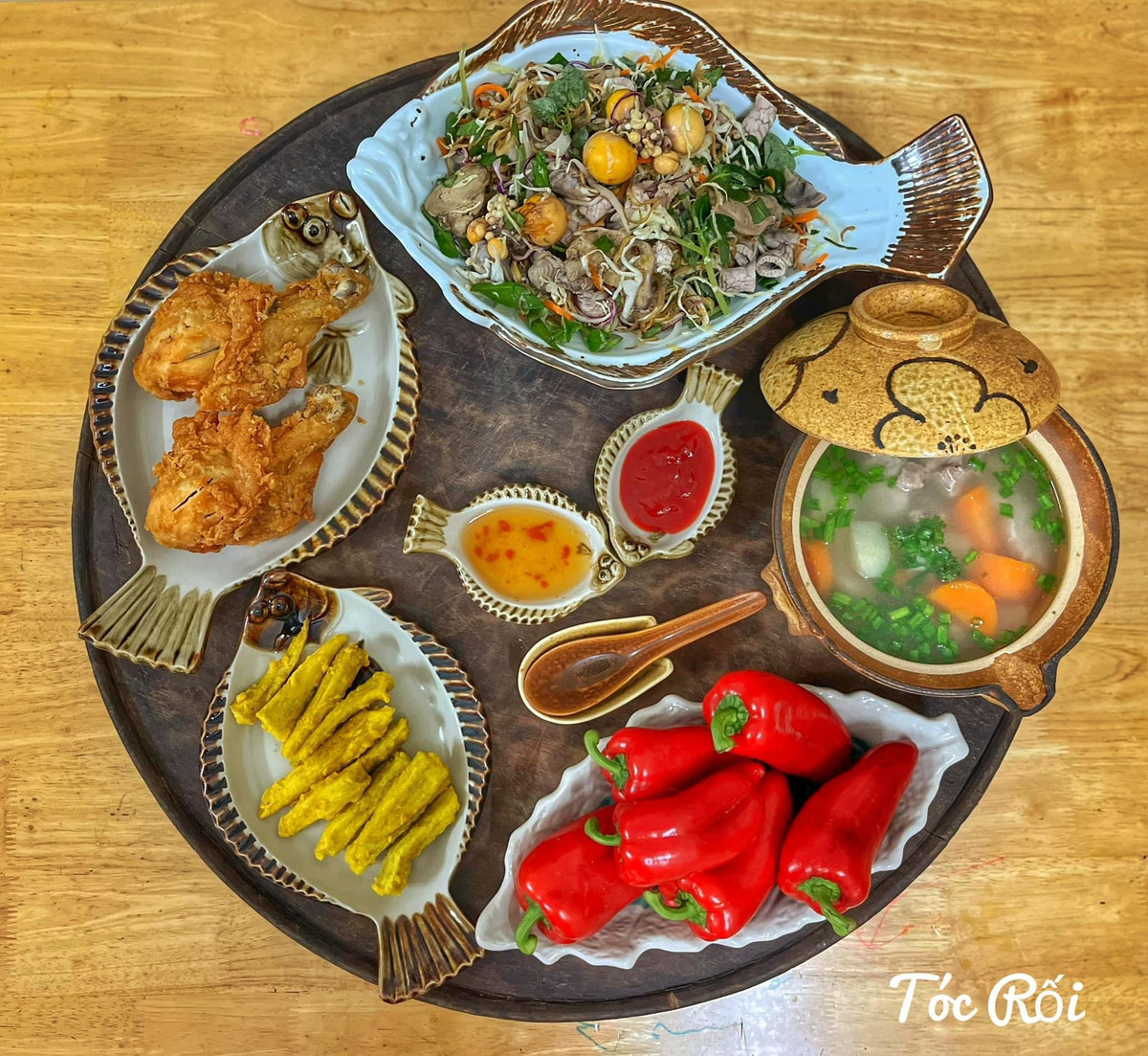 Bên cạnh đó không ít chị em phụ nữ còn không ngại xin công thức để học theo cách nấu và bài trí món ăn trên mâm như của chị.