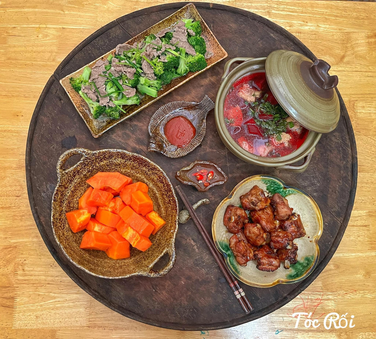 Rất nhiều chị em bày tỏ sự ngưỡng mộ trước những mâm cơm gia đình ngon và hấp dẫn của chị Thủy.