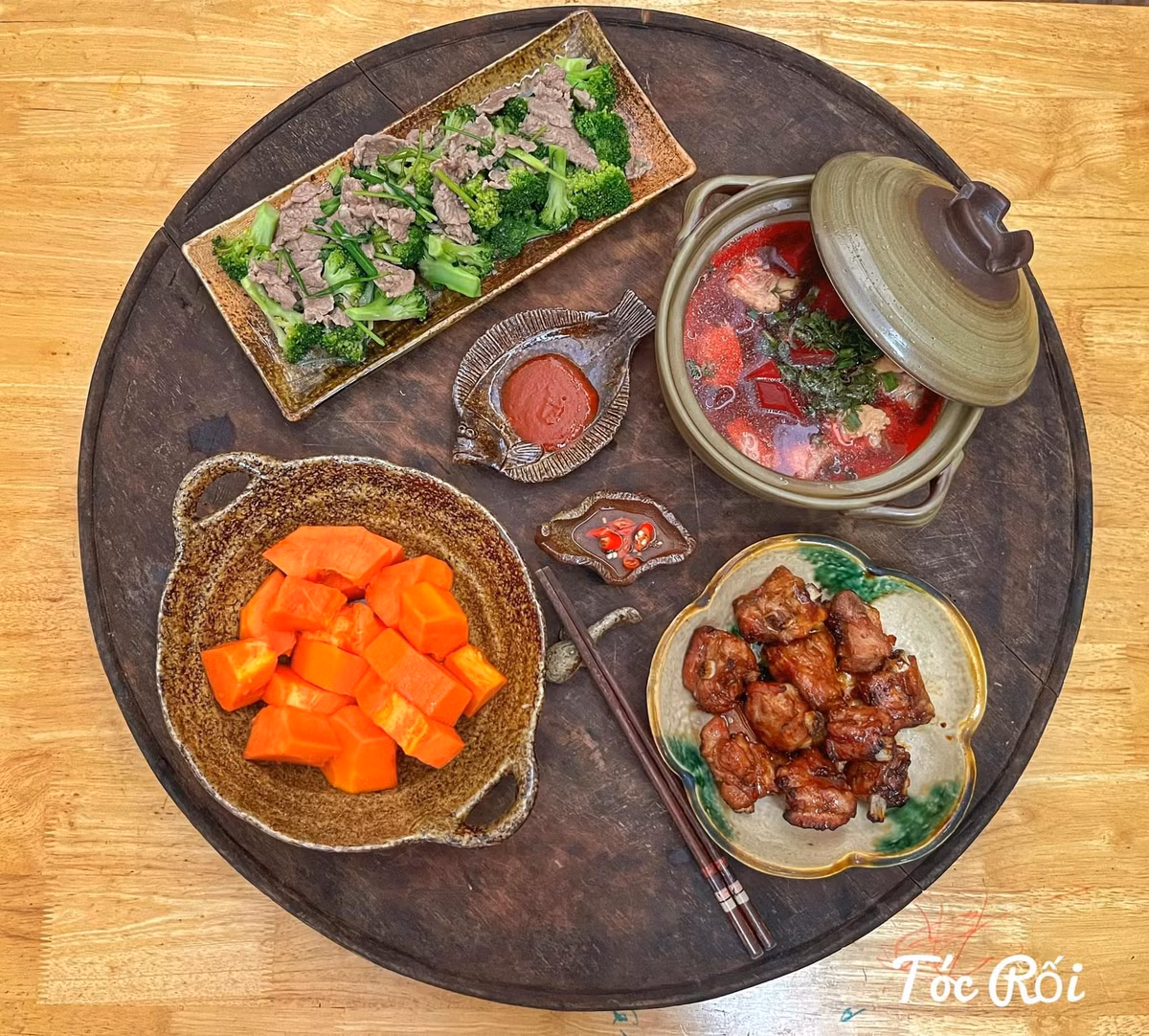 Rất nhiều chị em bày tỏ sự ngưỡng mộ trước những mâm cơm gia đình ngon và hấp dẫn của chị Thủy.