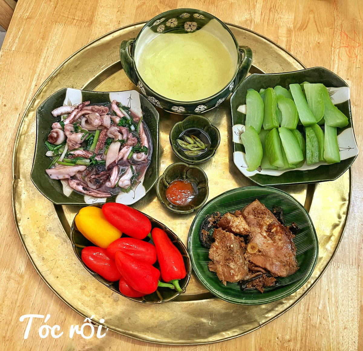 Với chị Thủy thì nấu những món ăn gia đình không chỉ là trách nhiệm mà còn là đam mê, là tình yêu của chị dành cho gia đình nhỏ.