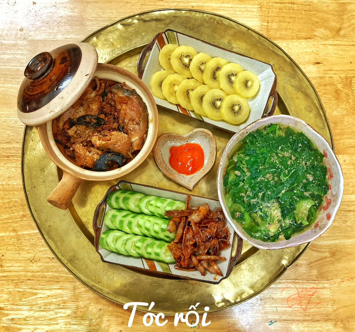 Để có một bữa ăn ngon và đủ chất, chị Thủy thường làm từ 3 món trở lên, thậm chí có hôm 4-5 món.