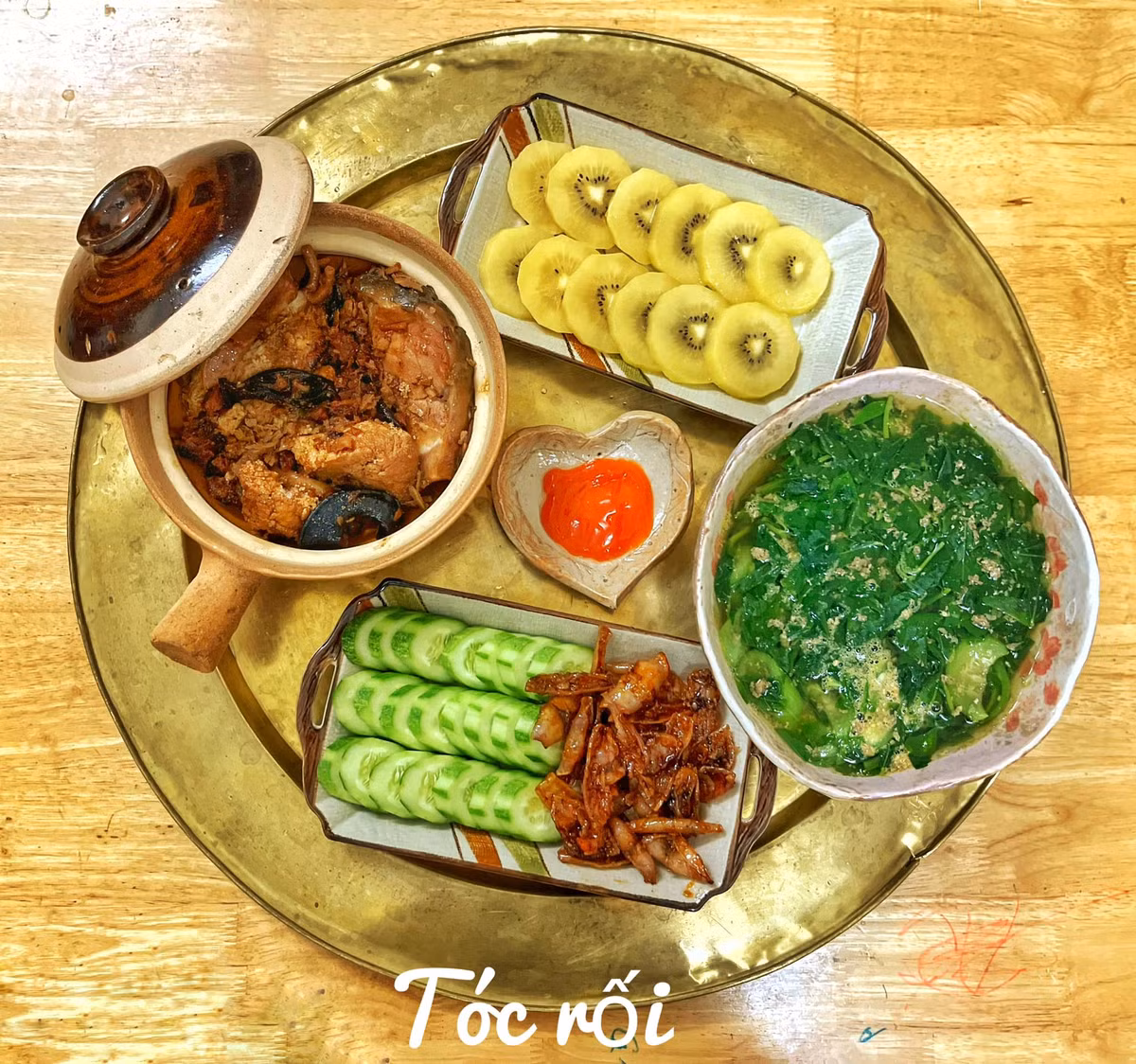 Để có một bữa ăn ngon và đủ chất, chị Thủy thường làm từ 3 món trở lên, thậm chí có hôm 4-5 món.