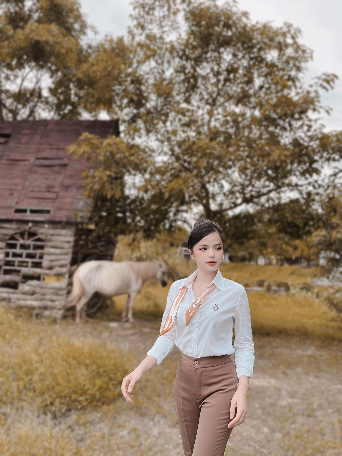 Trên trang cá nhân, cô có chia sẻ một số hình ảnh lui tới phòng tập gym. Bên cạnh đó, Hà Đan còn tập thêm boxing.