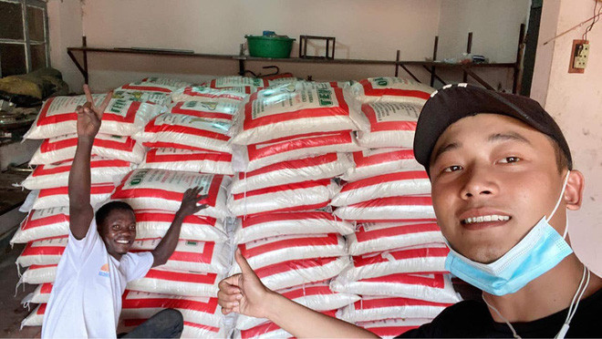 Team của Quang Linh lúc đó có 9 người (gồm 4 người Việt và 5 người Angola), thường được gọi bằng cái tên gần gũi “Team châu Phi”, đã cùng nhau làm thiện nguyện, lan tỏa trên mạng xã hội và được cộng đồng mạng hưởng ứng nồng nhiệt.