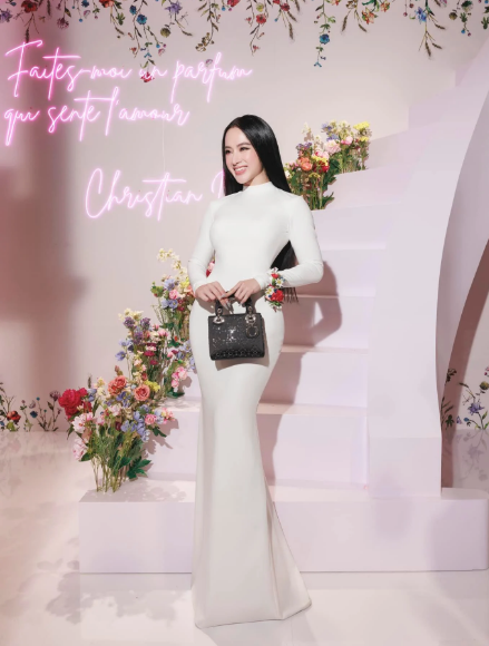 Cô được kỳ vọng sẽ trở thành một trong những ngôi sao điện ảnh đình đám khi lớn lên.