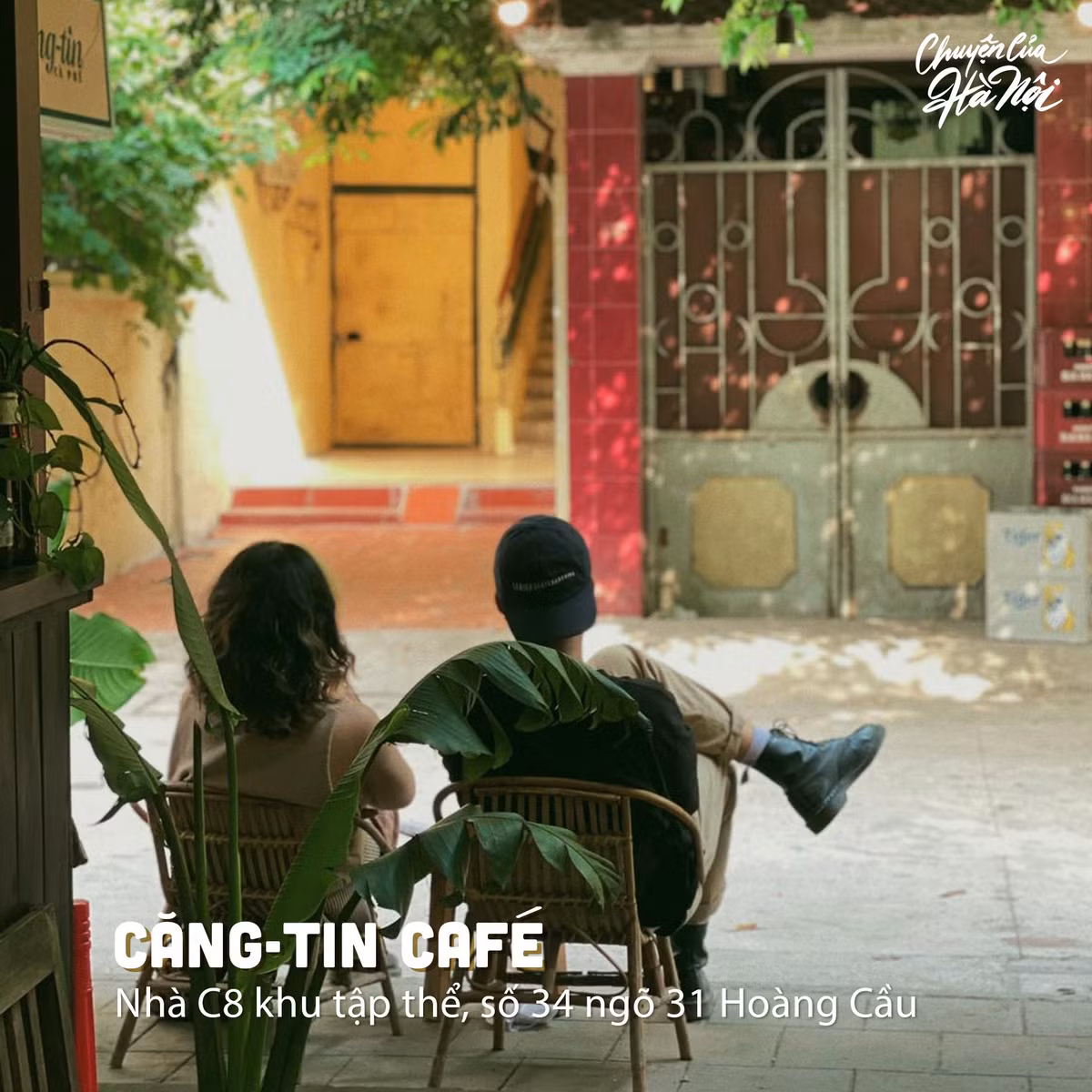 Căng-tin Caphe nằm tầng một trong khu tập thể, với diện tích khiêm tốn, decor mộc mạc giản dị không khác gì lớp học. Ảnh: Chuyện của Hà Nội