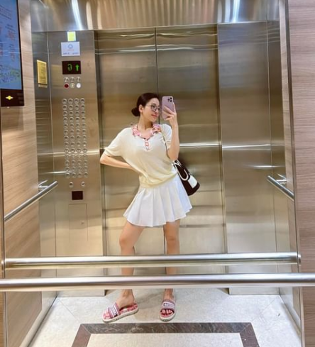 Trâm Anh khẳng định từ trước tới nay mình chỉ mới chỉnh sửa mũi và hút mỡ chứ những bộ phận khác trên gương mặt cô chưa hề đụng vào.