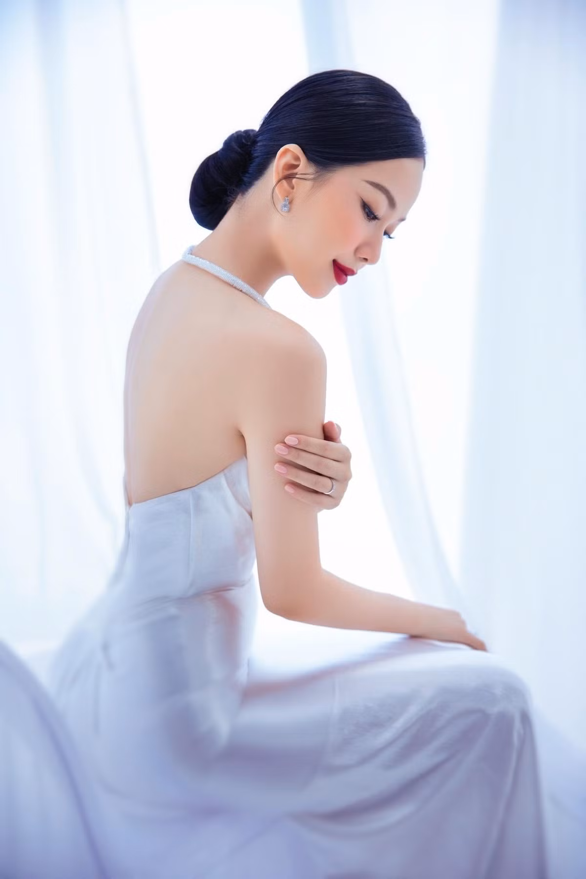 Phương Quỳnh có chỉ số hình thể với chiều cao 1,74m cùng số đo 3 vòng: 78 - 62 - 94cm.