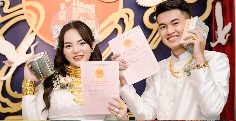 Cụ thể đó là đám cưới của cặp đôi Trần Đăng Khoa (25 tuổi, quê Kiên Giang) và Trần Thảo Vy (25 tuổi, quê Sóc Trăng). Ảnh: FB Đ.T