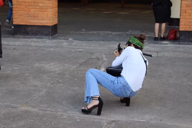 Nghệ thuật cũng cần lắm những sự hy sinh. Và người biết hy sinh vì nghệ thuật quả thật là những người "nghệ sĩ" chân chính.