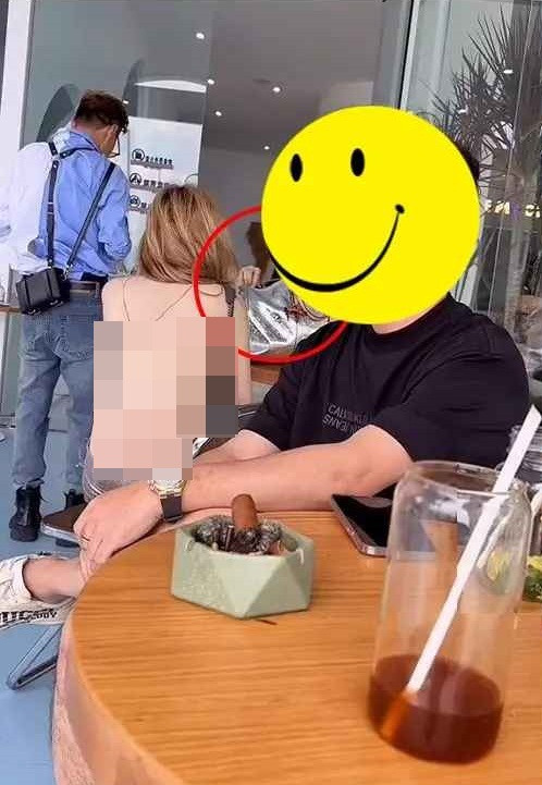 Trước đó, những bộ trang phục mỏng dính, mát mẻ được chị em sử dụng để chống chọi cái nóng.