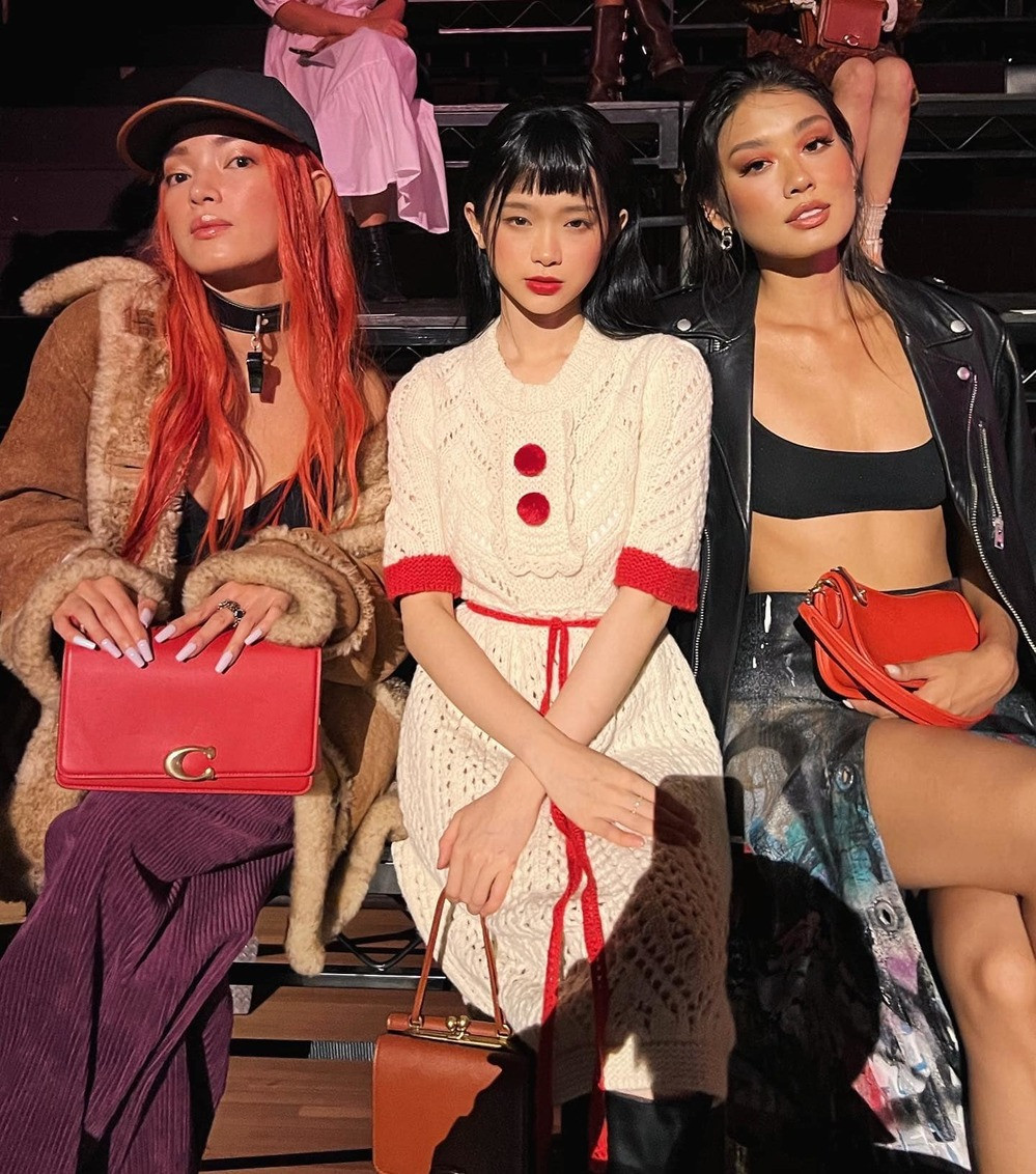 Bên cạnh nhan sắc, thần thái thì phong cách thời trang của gái xinh sinh năm 2002 này cũng nhận được nhiều lời khen ngợi.