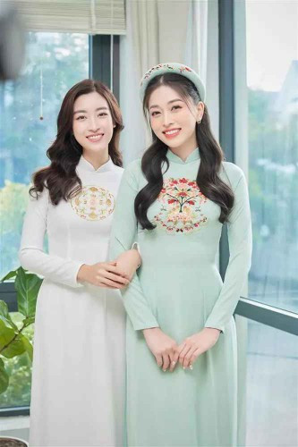 Con trai bầu Hiển và cũng là chồng sắp cưới của Đỗ Mỹ Linh lần đầu "chốt đơn" bạn gái bằng cách hỏi khéo về đám cưới của 2 người: "Khi nào tới lượt em thế".