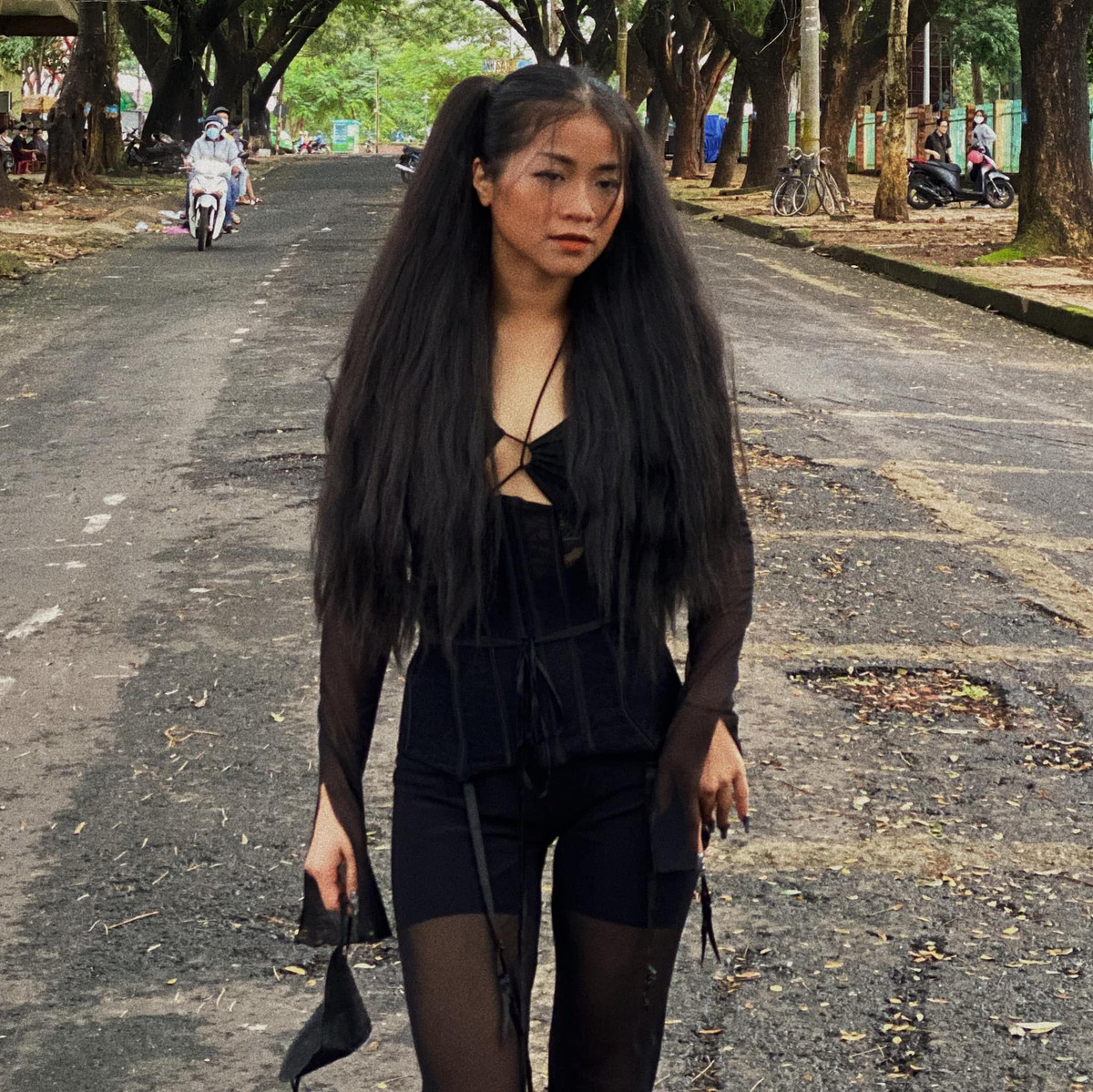 Lê Quỳnh Như nổi bật với phong cách thời trang đa dạng.