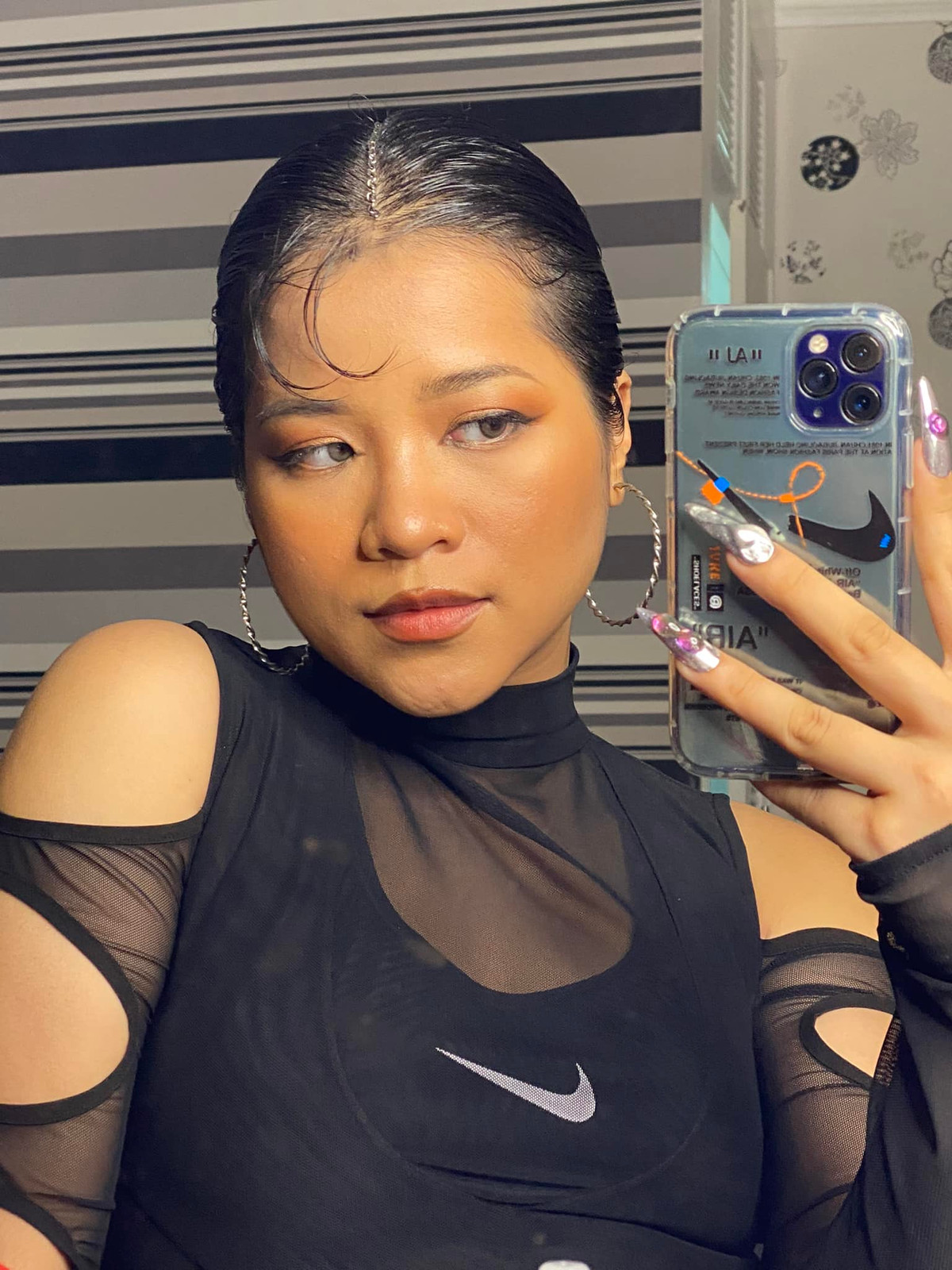 Sở hữu tài khoản có hàng trăm lượt theo dõi, Lê Quỳnh Như tạo ấn tượng với giới trẻ nhờ phong cách thời trang độc đáo cùng sự cá tính, tự tin.