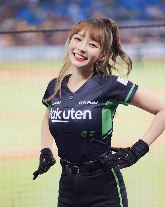 Cũng nhờ combo nhan sắc và dáng vóc đều đạt mức "thượng thừa", Lâm Tương là một trong những hot girl cổ vũ nổi tiếng nhất.