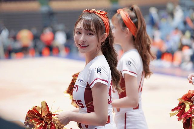 Gái xinh sở hữu gần 1 triệu người hâm mộ chỉ tính riêng trên trang IG cá nhân.