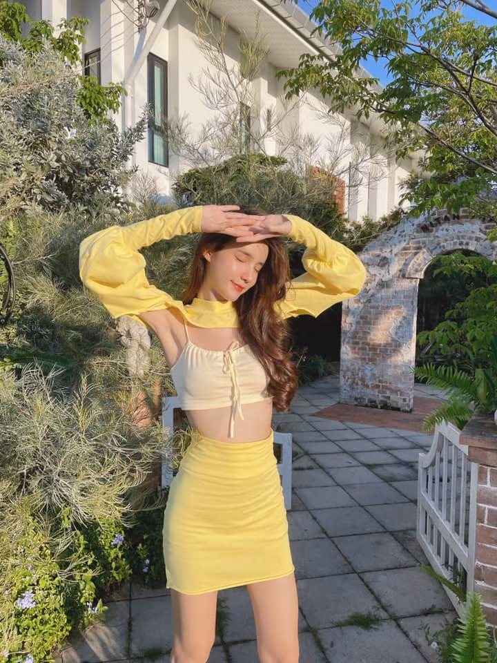 Hoa hậu chuyển giới Thái Lan 2017 thu hút người xem với nụ cười tươi, nhan sắc ngọt ngào cùng đường cong cơ thể săn chắc lẫn gợi cảm.