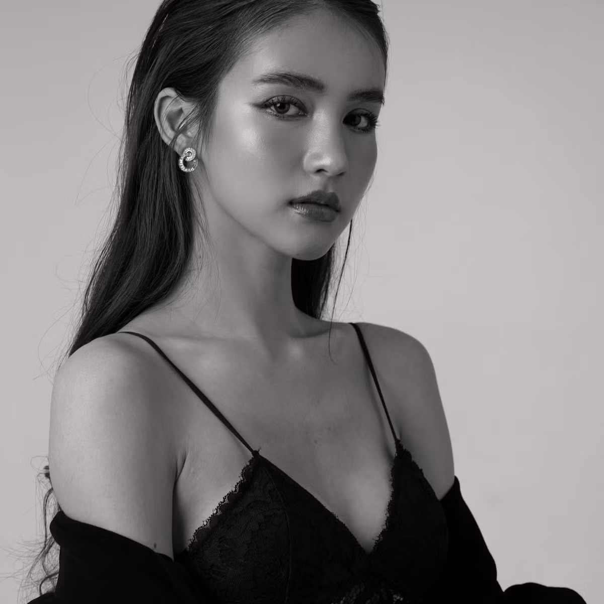 Hiện tại Yoshi đang sở hữu lượng người theo dõi đông đảo với 1,6 triệu trên Instagram và 1,1 triệu trên Facebook. Ảnh: FBNV