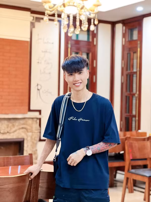 Ngoài sự nghiệp gây nhiều chú ý, Đạt Villa còn liên tục chiếm sóng khi công khai yêu một cô bạn gái tên Vidhia, cũng là một TikToker nổi tiếng đến từ Indonesia.