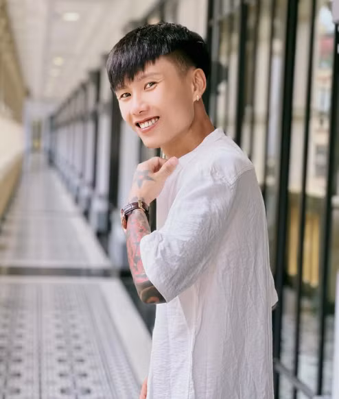 Đạt Villa cũng là TikToker nổi tiếng nhất của giới trẻ hiện nay khi liên tục cho ra lò các clip bắt trend cực hài trên mạng xã hội.