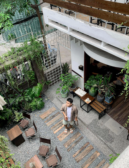 Một quán cà phê với tên gọi thú vị khác hợp mùa thu Hà Nội là Ka cafe nằm trong một con ngõ của phố Nguyên Hồng. Ảnh: @minhtri253