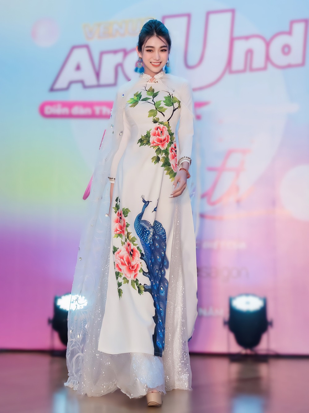 Hiện tại công việc của cô là BTV - MC tại Công ty Truyền hình Cáp Việt Nam.