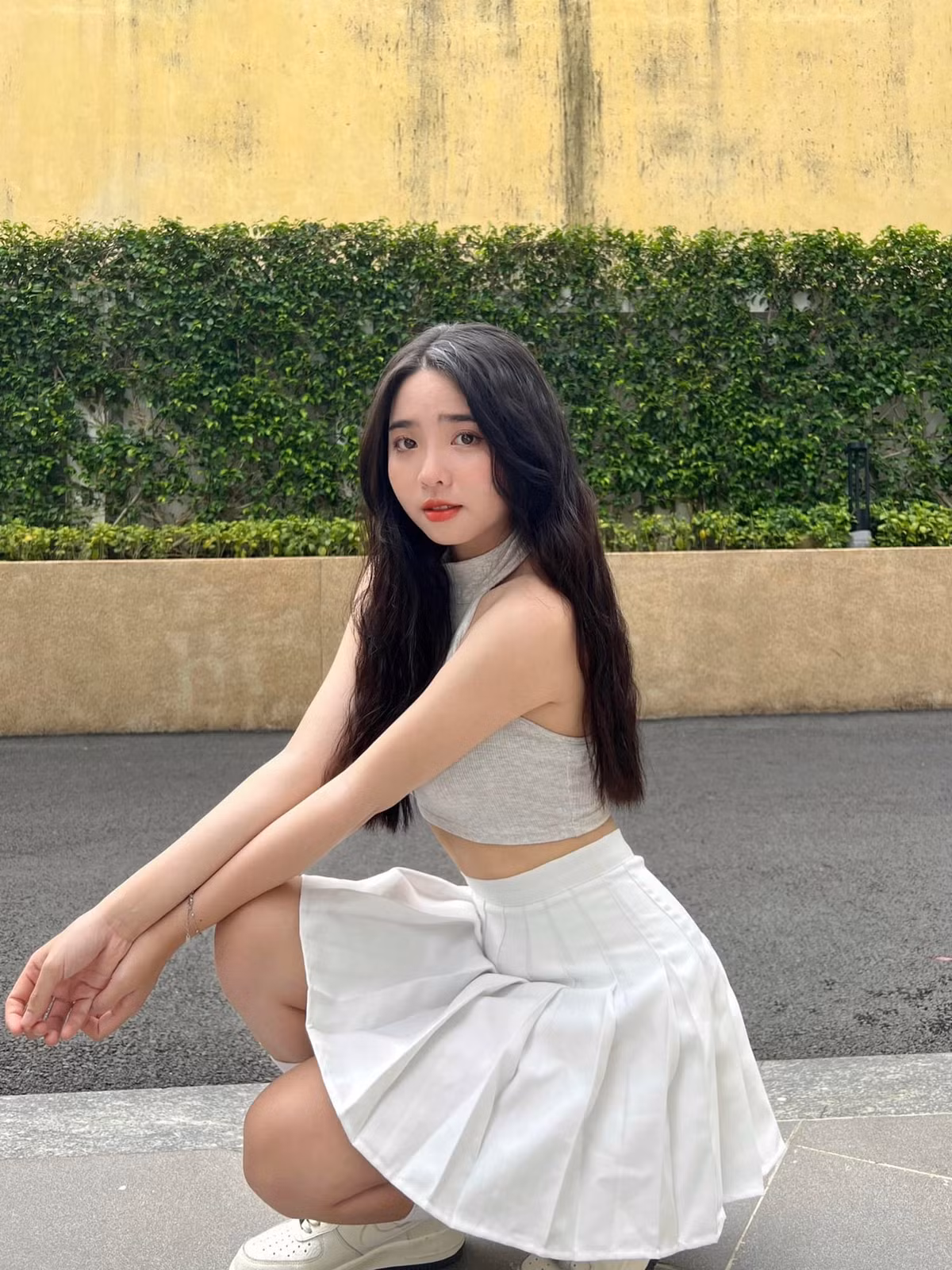 Hiện tại, công việc chính của cô nàng là diễn viên và một TikToker.