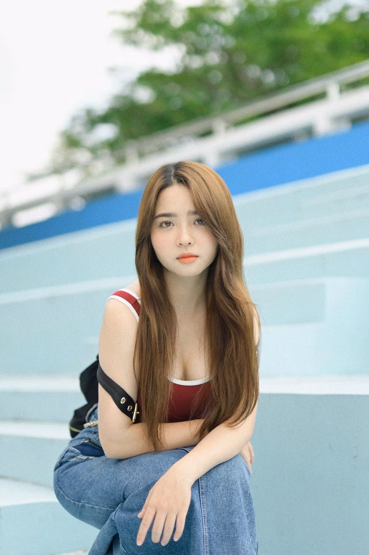 Chẳng cần ăn mặc hở bạo như bao cô gái khác, Cindy vẫn hút triệu fans chỉ nhờ vào nhan sắc trong trẻo của mình.