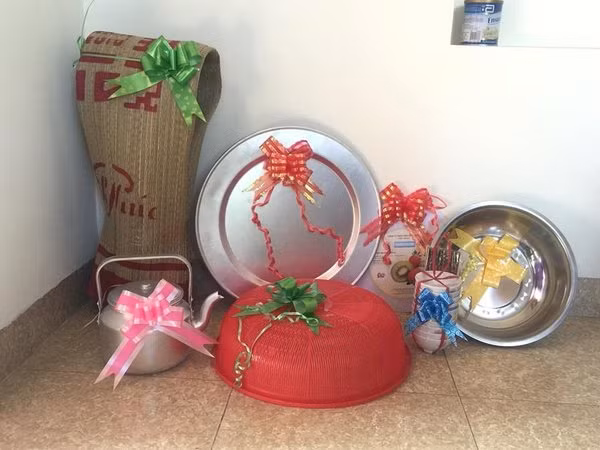 Có lẽ đã rất lâu rồi, mọi người mới lại thấy hình ảnh những món quà cưới đặc biệt này.