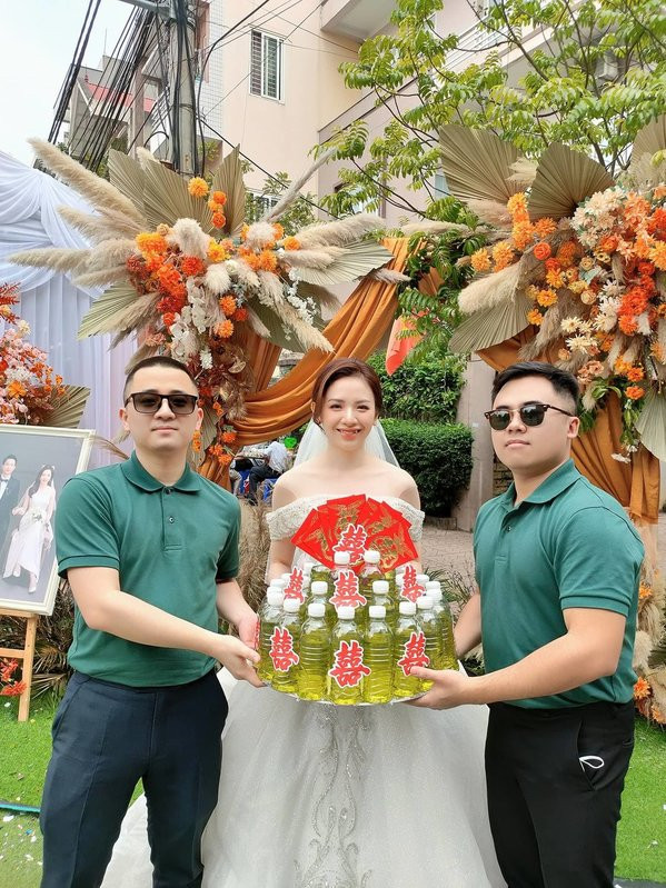 Cách tặng quà này gần đây đã trở thành một trào lưu mới của các bạn trẻ khi xuất hiện nhiều trường hợp dở khóc dở cười trên MXH.