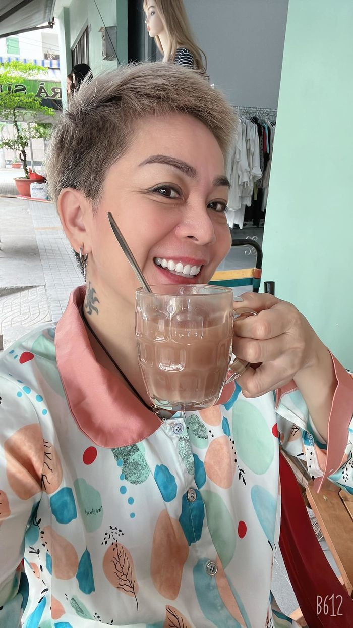 Để giữ được vóc dáng hiện tại, cô Hạnh Nguyễn cũng phải duy trì việc tập luyện thường xuyên cùng chế độ sống khoa học.