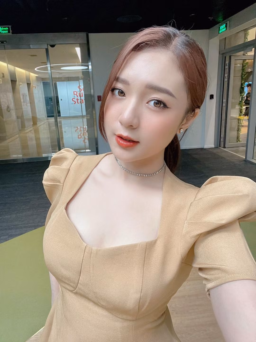 Tuy nhiên, Phương Thảo có hình thể cân đối cùng diện mạo xinh đẹp. Bản thân cô cũng luôn vui vẻ và yêu sự nhỏ bé đặc biệt của mình.