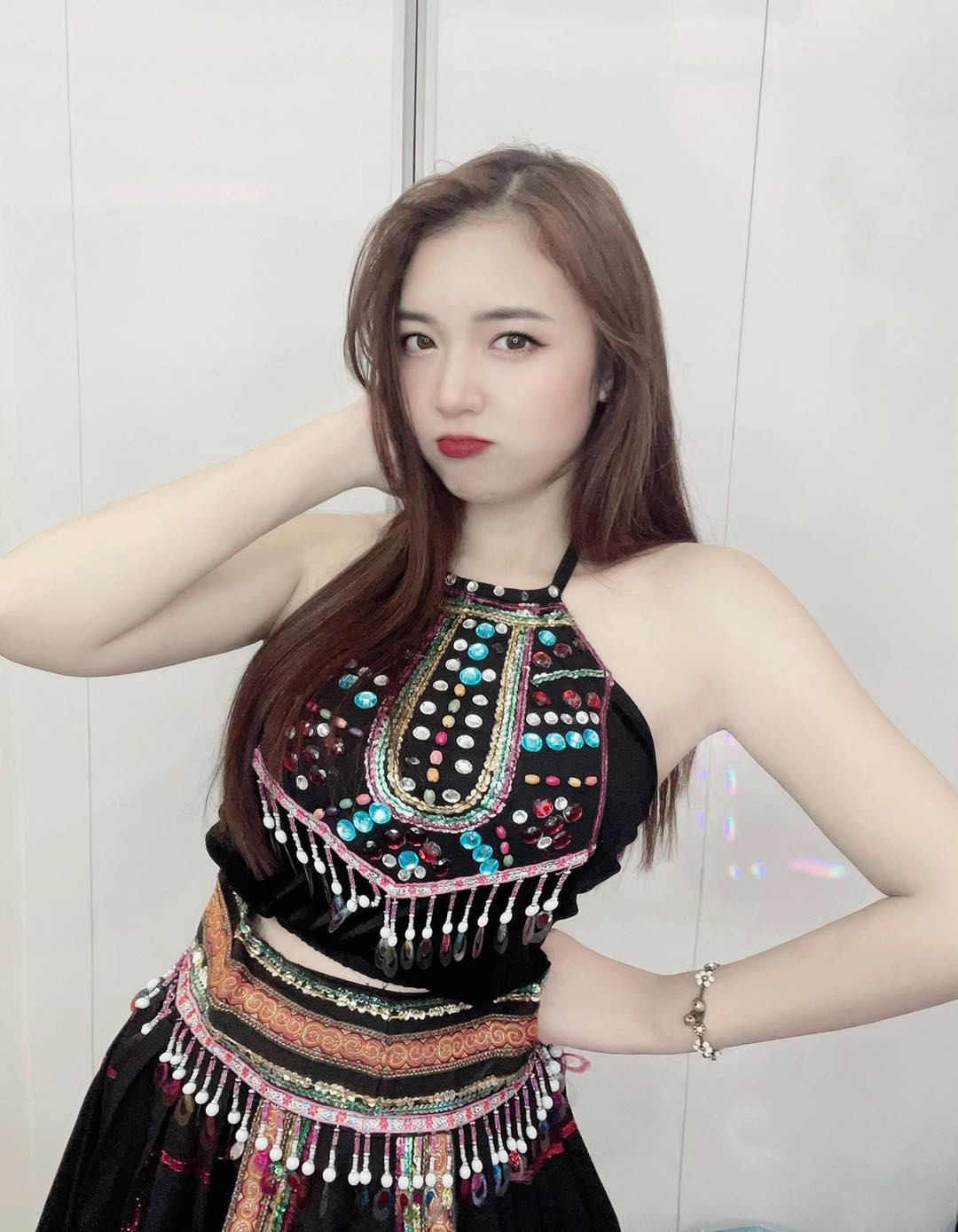 Sở hữu gương mặt xinh đẹp, chất giọng lôi cuốn cùng thân hình gợi cảm, Phương Thảo khiến nhiều người yêu thích ngay từ cái nhìn đầu tiên. Ảnh: FBNV