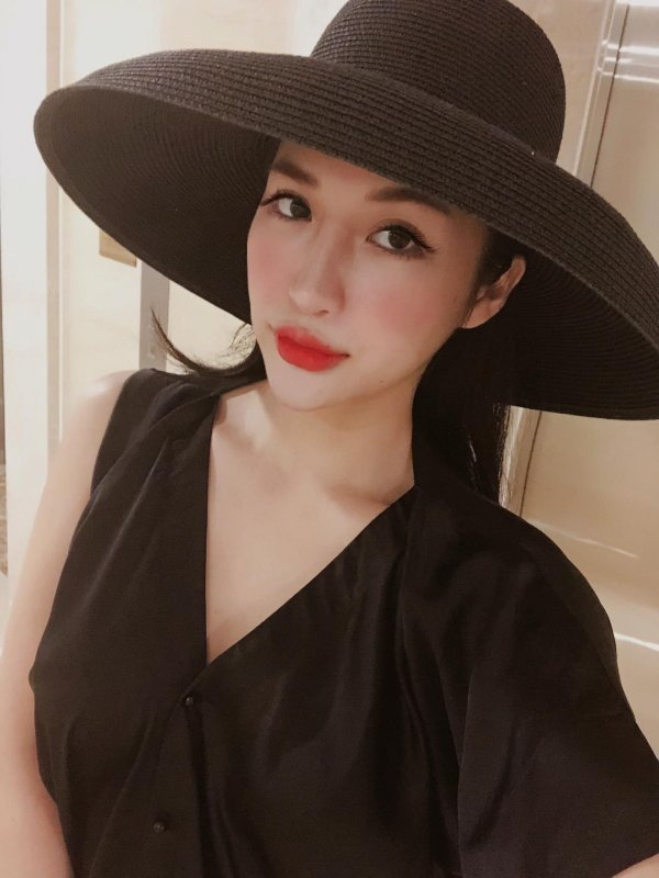 Giàu có, cuộc sống sang chảnh, thế nhưng sự thay đổi về diện mạo cũng là một trong những chủ đề khiến khán giả nhắc về Vân Navy sau giải nghệ.