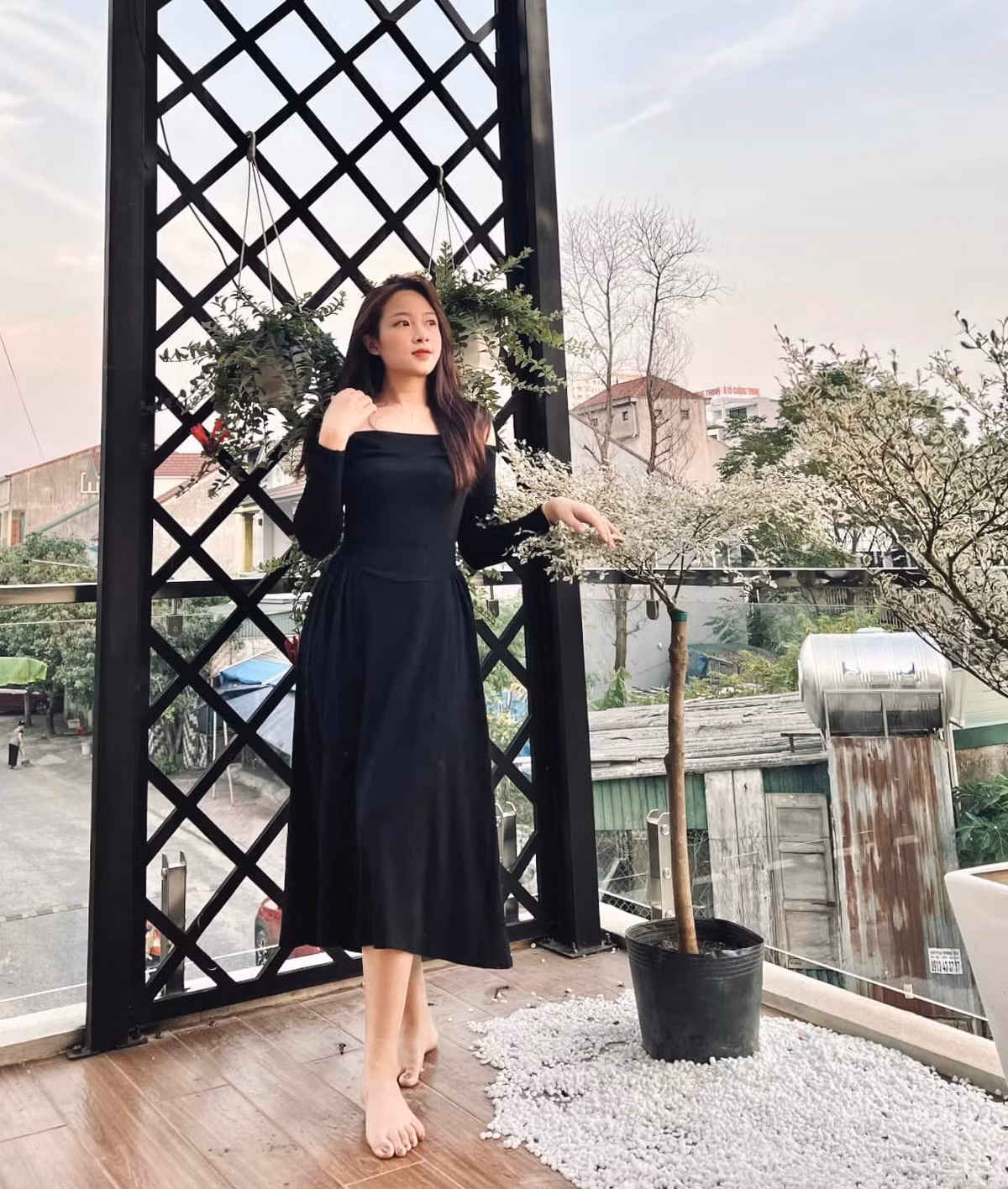 Cô nàng kết hôn với cầu thủ Phan Văn Đức vào năm 2020. Đám cưới của cặp đôi hot girl - cầu thủ thu hút sự chú ý của đông đảo người hâm mộ.