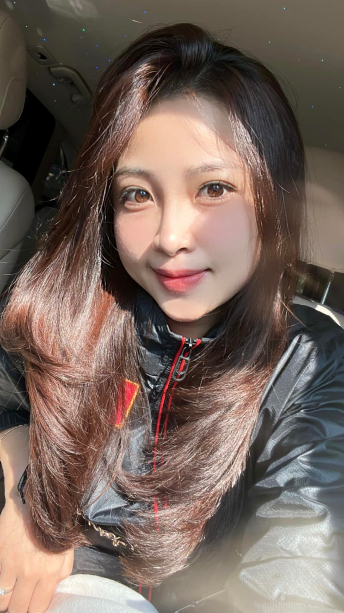 3 năm, 2 lần mang thai và sinh nở, bà xã cầu thủ Văn Đức vẫn giữ được nhan sắc và góc dáng đáng ngưỡng mộ.