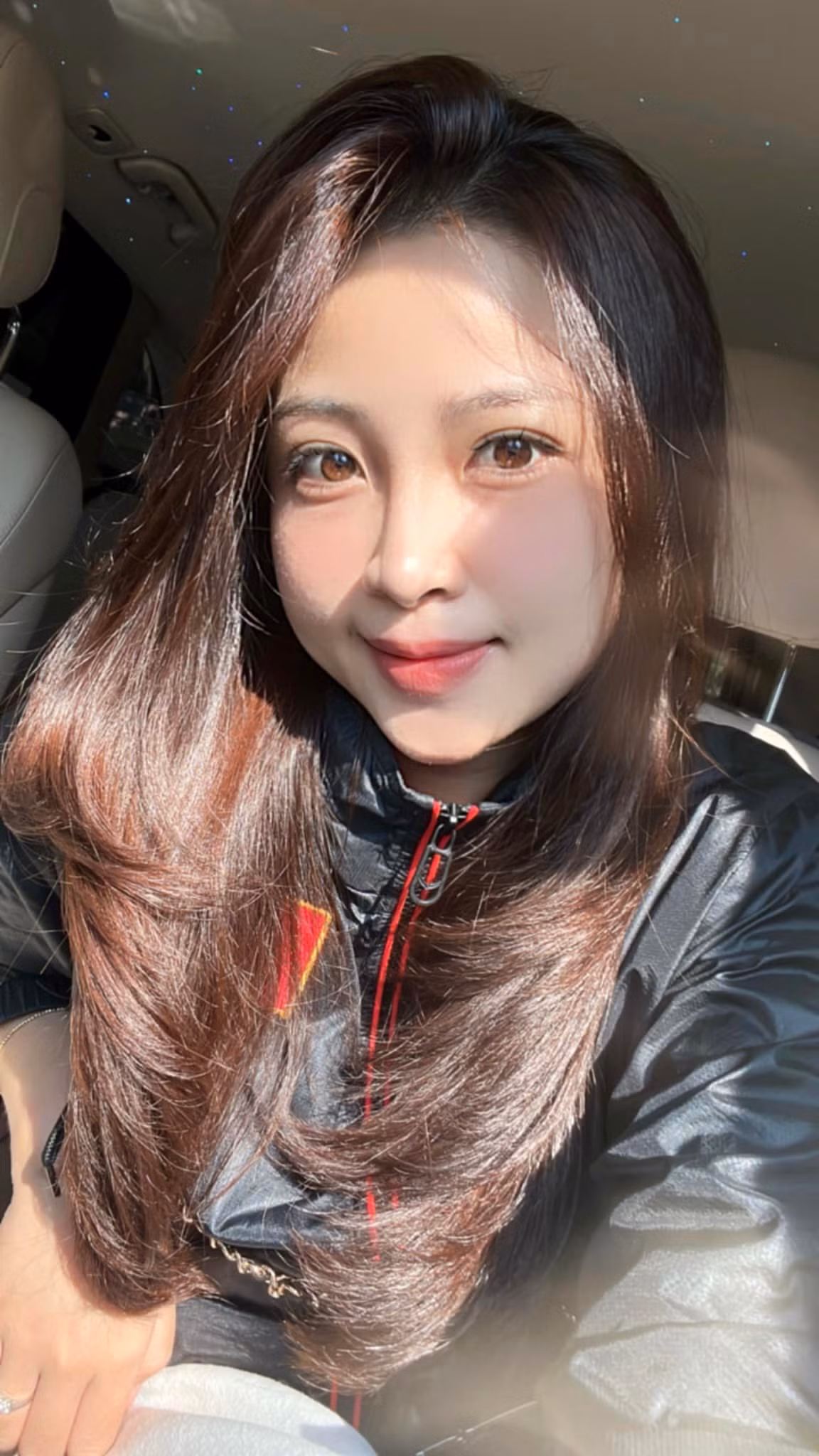 3 năm, 2 lần mang thai và sinh nở, bà xã cầu thủ Văn Đức vẫn giữ được nhan sắc và góc dáng đáng ngưỡng mộ.