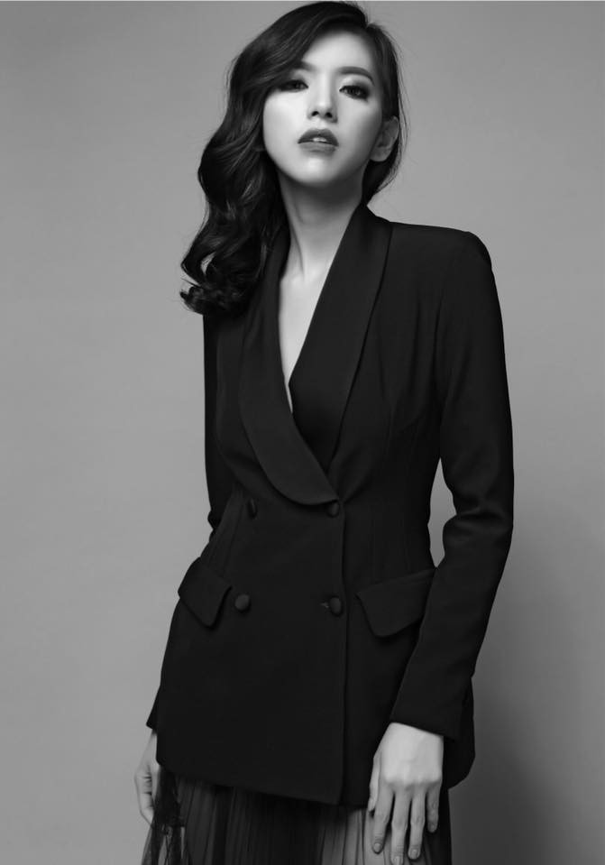 Từ nhỏ, gái xinh này cùng gia đình sống ở Mỹ và Thái Lan nên cô có quốc tịch của 2 nước.