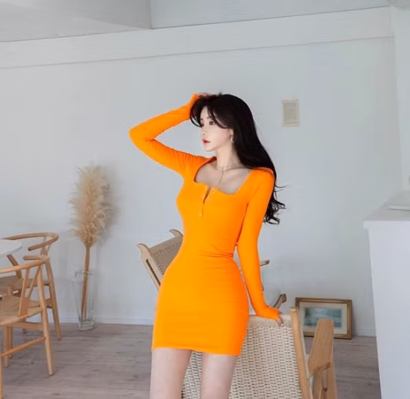 Cô nàng nhận được nhiều lời khen ngợi vì mặc quần jean rách bụi bặm, phóng khoáng nhưng không hề làm mất đi sự quyến rũ vốn có.