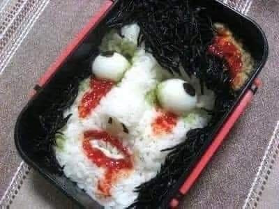 Tuy nghe hộp cơm bento hấp dẫn là vậy, nhưng không phải ai cũng may mắn thành công vì đây là một công đoạn vô cùng công phu, tỉ mỉ.