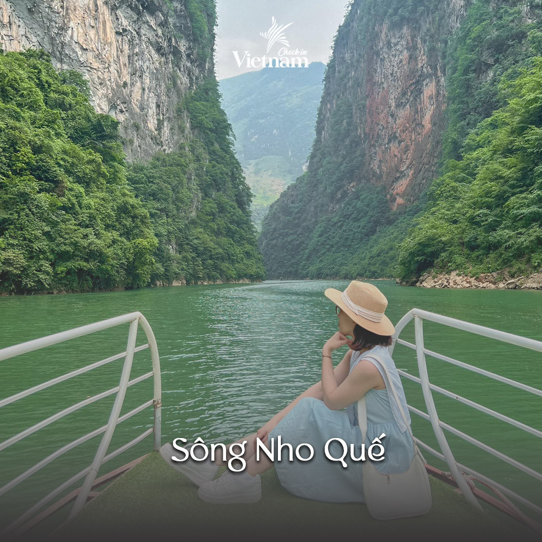 Tìm kiếm điểm check in ở Hà Giang mà bỏ qua sông Nho Quế và hẻm Tu Sản thì đúng là một điều thiếu sót lớn. Cảm giác đi thuyền ngắm nhìn dòng sông thơ mộng, bỏ hết tất cả bộn bề và hòa mình và không gian thanh bình ở đây chắc chắn sẽ là một trong những trải nghiệm khó quên khi đến thăm Hà Giang.