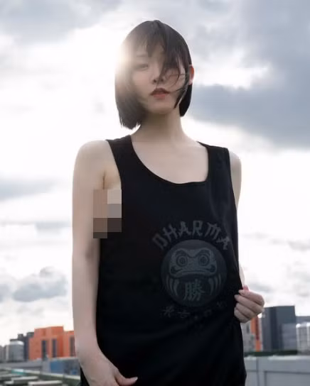 Nàng hot girl xứ Trung này hiện đang sở hữu trang Instagram với 374 ngàn người theo dõi.