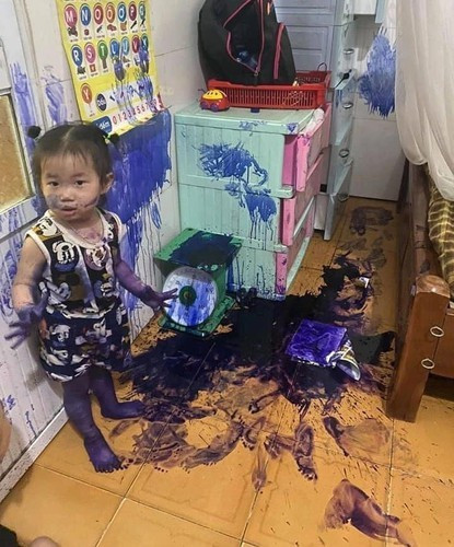 Những hình ảnh này minh chứng rõ ràng rằng các nàng không hề thùy mị mà trái lại còn nghịch ngợm không thua kém các bé trai.