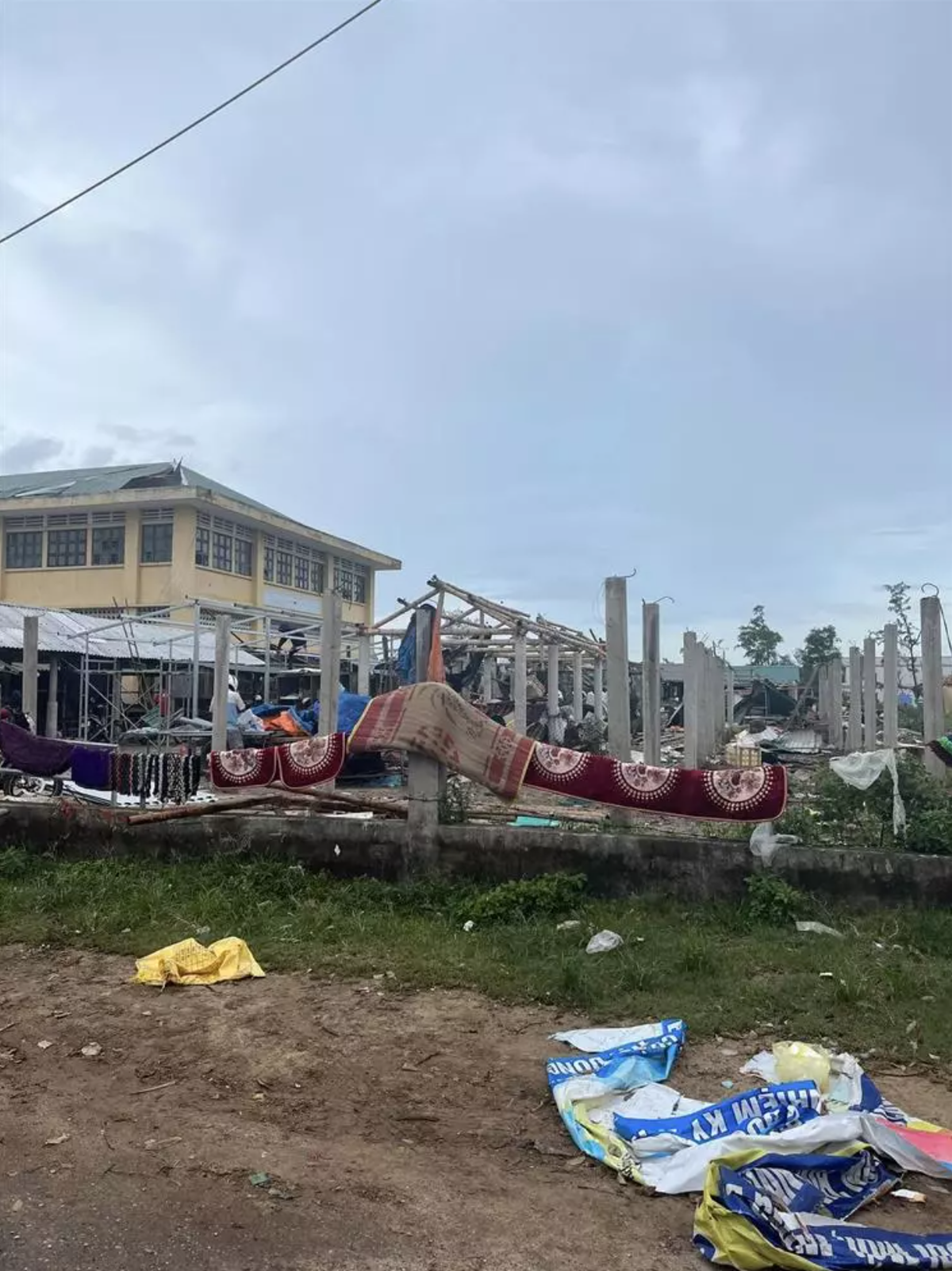 “Nữ đại gia quận 7” khoe cả balo tiền đi từ thiện “Nu dai gia quan 7” khoe ca balo tien di tu thien