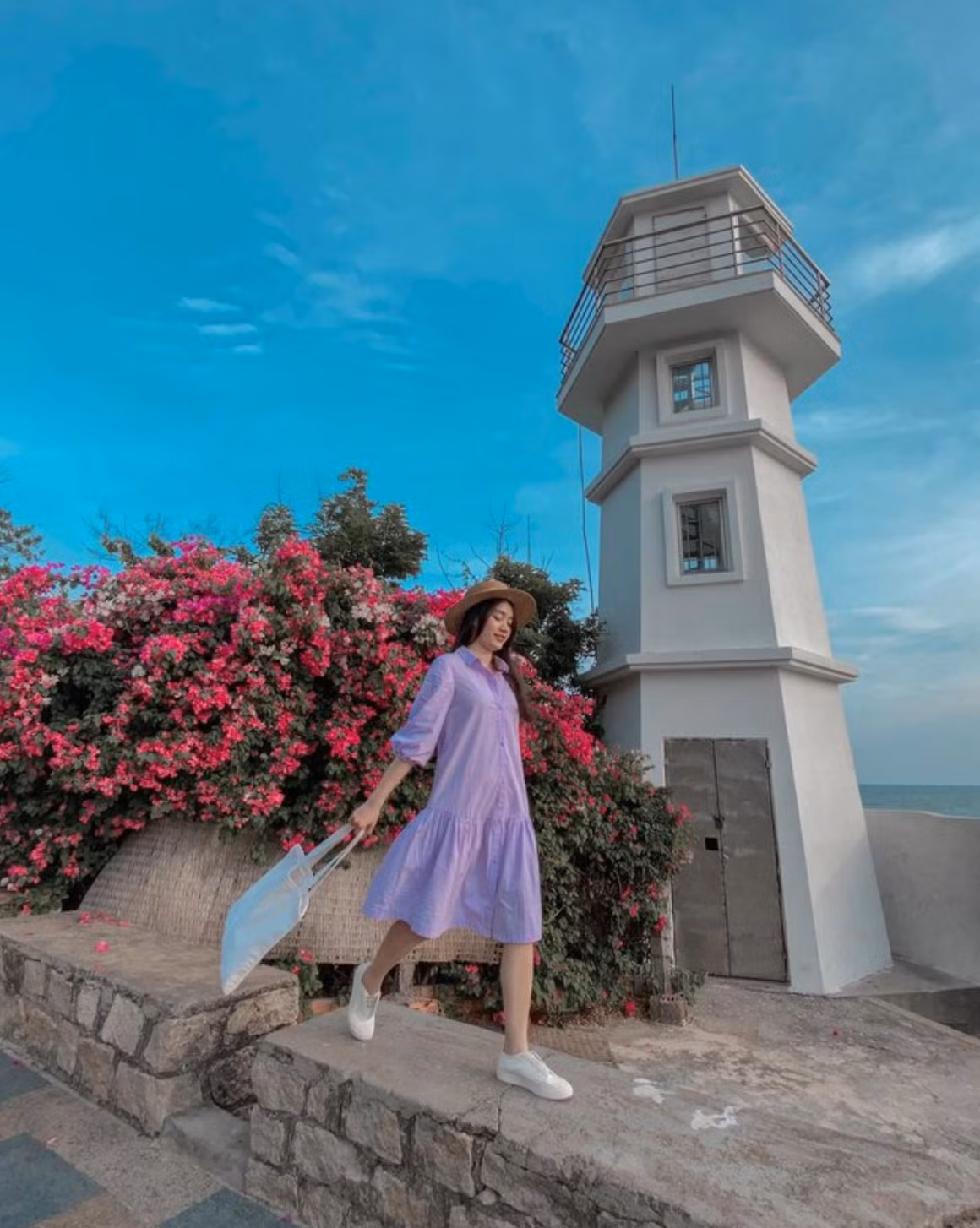 Du lịch Vũng Tàu không thể bỏ qua địa điểm check in ngọn hải đăng nhỏ nằm sát bãi Dâu. Ảnh: @ _shinnae